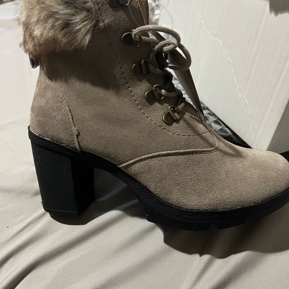 Bearpaw Marlow boots - Picture 3 of 4